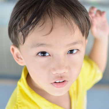 Sarı tişört çocuk