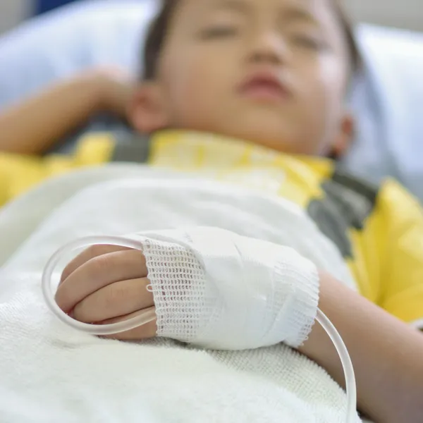 Líquido intravenoso infantil — Foto de Stock