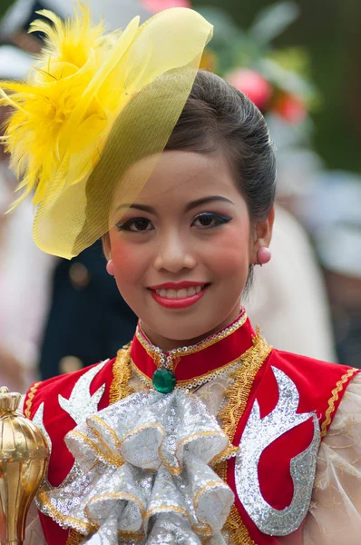 Niet-geïdentificeerde Thaise studenten tijdens sport parade. — Stockfoto