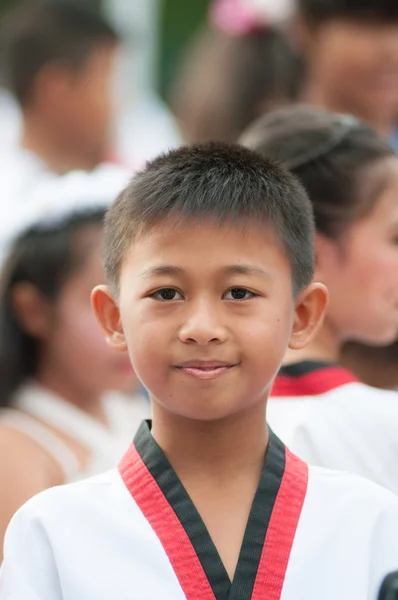 Estudantes tailandeses não identificados durante o desfile desportivo . — Fotografia de Stock