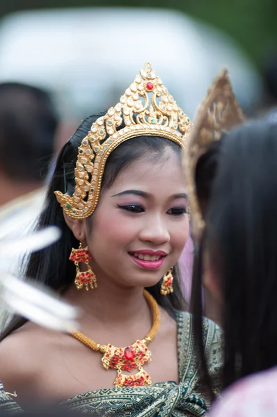 Niet-geïdentificeerde Thaise studenten tijdens sport parade. — Stockfoto