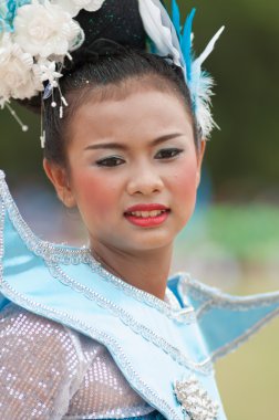 Tanımlanamayan Tay öğrenciler spor geçit töreni sırasında.