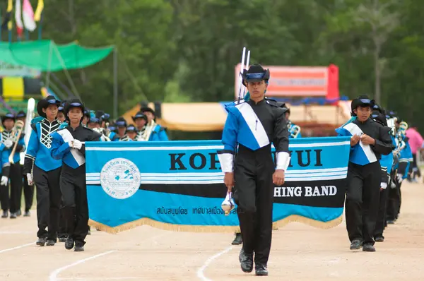 Niet-geïdentificeerde Thaise studenten tijdens sport parade. — Stockfoto