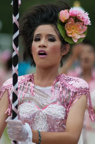 Niet-geïdentificeerde Thaise studenten tijdens sport parade. — Stockfoto