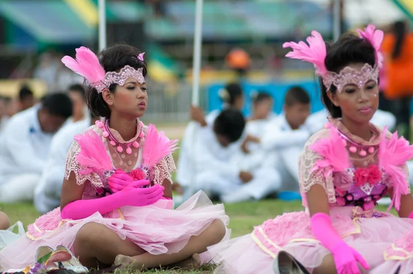 Niet-geïdentificeerde Thaise studenten tijdens sport parade. — Stockfoto