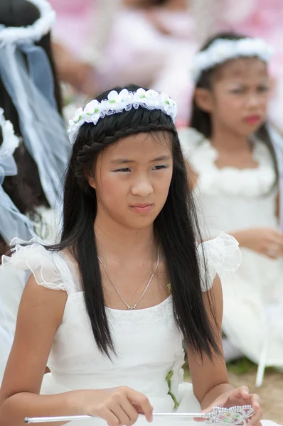 Étudiants thaïlandais non identifiés pendant le défilé sportif . — Photo