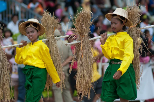 Estudantes tailandeses não identificados durante o desfile desportivo . — Fotografia de Stock