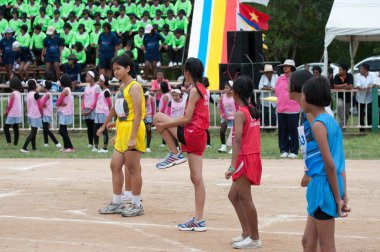 Tanımlanamayan Tay öğrenciler spor geçit töreni sırasında.