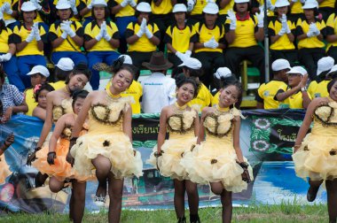 Tanımlanamayan Tay öğrenciler spor geçit töreni sırasında.