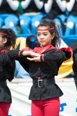 Tanımlanamayan Tay öğrenciler spor geçit töreni sırasında.