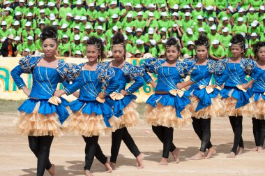 Tanımlanamayan Tay öğrenciler spor geçit töreni sırasında.