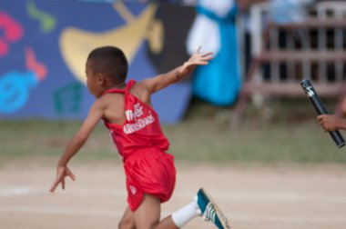 Tanımlanamayan Tay öğrenciler spor geçit töreni sırasında.