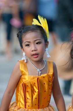 Tanımlanamayan Tay öğrenciler spor geçit töreni sırasında.