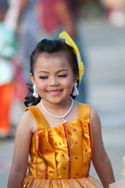 Tanımlanamayan Tay öğrenciler spor geçit töreni sırasında.