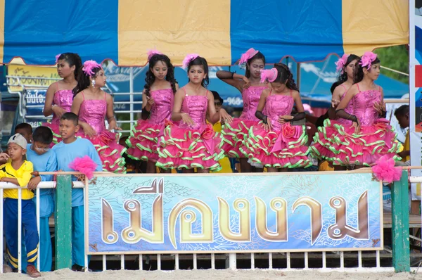 Niet-geïdentificeerde Thaise studenten tijdens sport parade. — Stockfoto