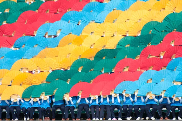 Estudantes tailandeses não identificados durante o desfile desportivo . — Fotografia de Stock