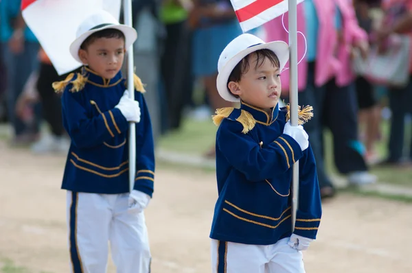 Niet-geïdentificeerde Thaise studenten tijdens sport parade. — Stockfoto