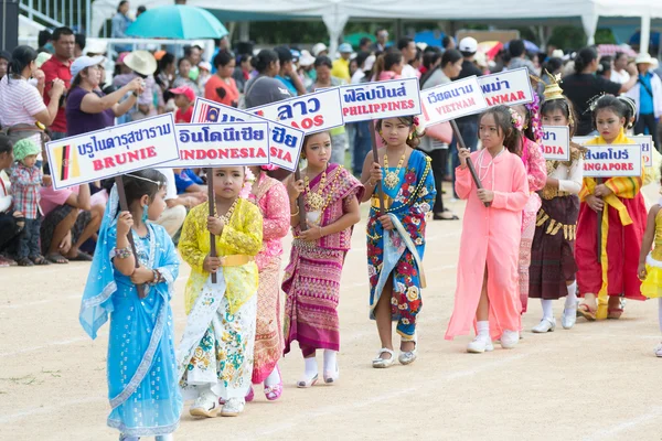 Αγνώστων στοιχείων τους σπουδαστές της Ταϊλάνδης κατά τη διάρκεια παρέλασης αθλητισμού. — Φωτογραφία Αρχείου