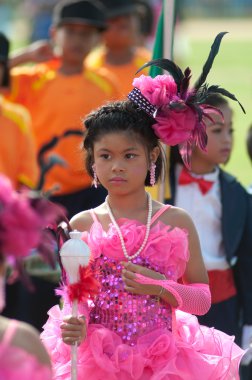 Tanımlanamayan Tay öğrenciler spor geçit töreni sırasında.