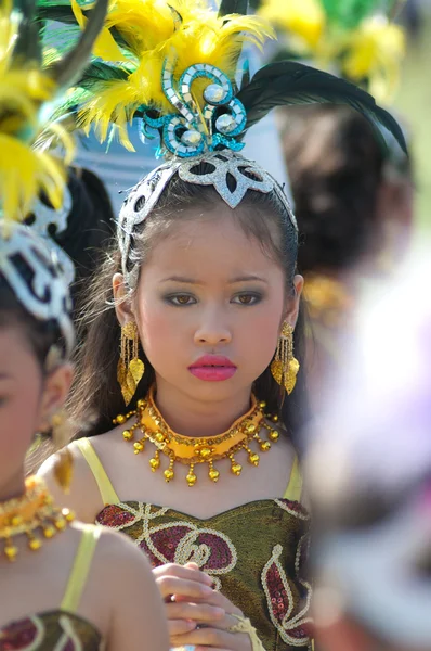 Niet-geïdentificeerde Thaise studenten tijdens sport parade. — Stockfoto