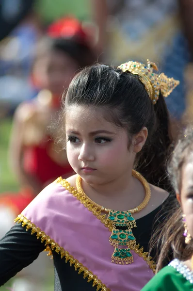 Niet-geïdentificeerde Thaise studenten tijdens sport parade. — Stockfoto