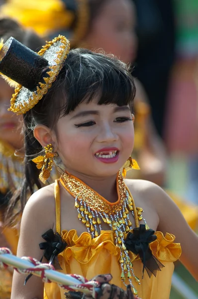 Estudiantes tailandeses no identificados durante el desfile deportivo . —  Fotos de Stock