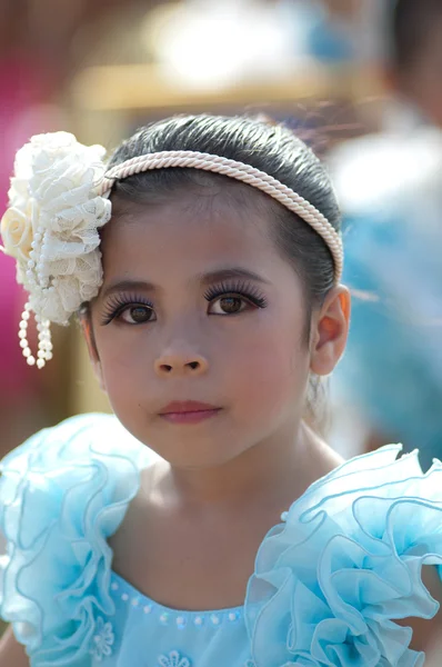 Étudiants thaïlandais non identifiés pendant le défilé sportif . — Photo