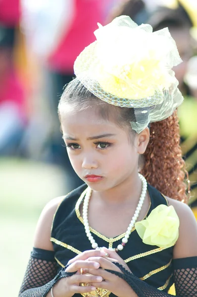 Niet-geïdentificeerde Thaise studenten tijdens sport parade. — Stockfoto