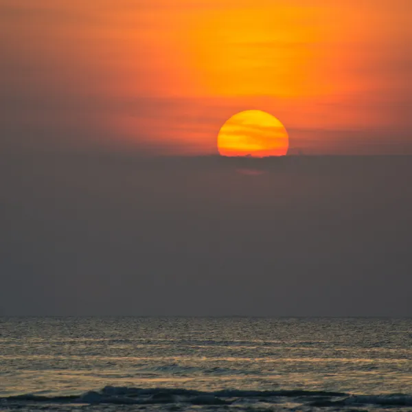 Praia ao entardecer — Fotografia de Stock