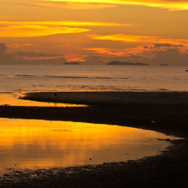 alacakaranlıkta Beach
