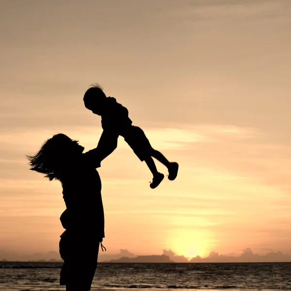 Madre y niña —  Fotos de Stock