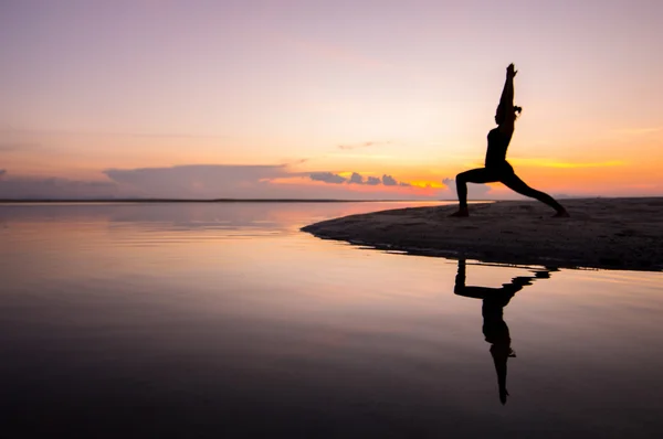 Silhouette woman with yoga posure — Stock Photo, Image