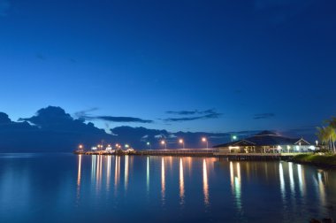 alacakaranlıkta Pier