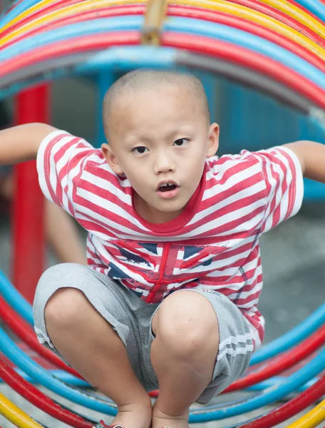 Schattige Aziatische jongen — Stockfoto