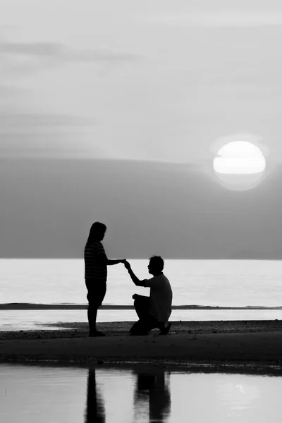 Family on the beach — Stock Photo, Image