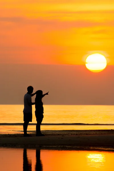 Family on the beach — Stock Photo, Image