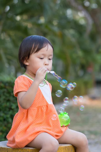 Schattig meisje — Stockfoto