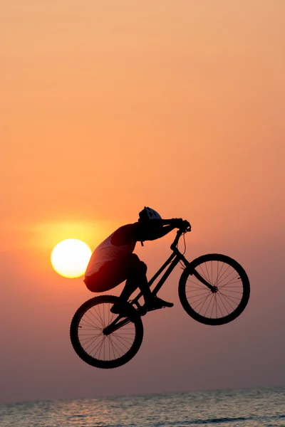 BMX-гонщик — стоковое фото