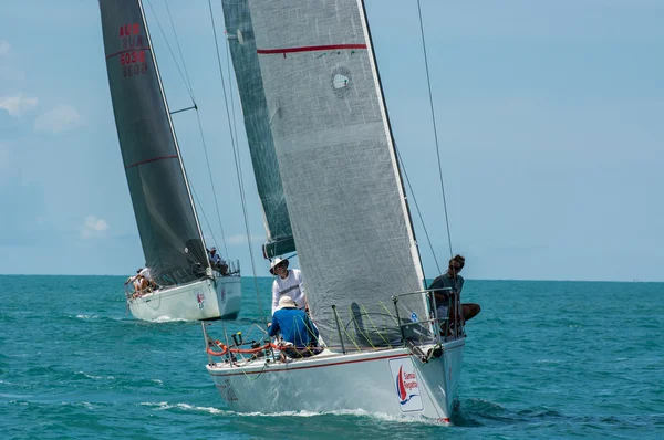 Racing yacht in a sea — Stock Photo, Image