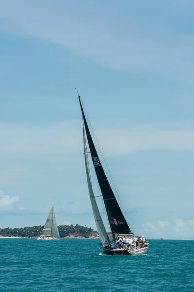 Racing yacht in a sea — Stock Photo, Image