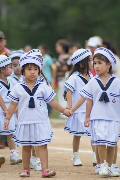 Défilé sportif enfants — Photo