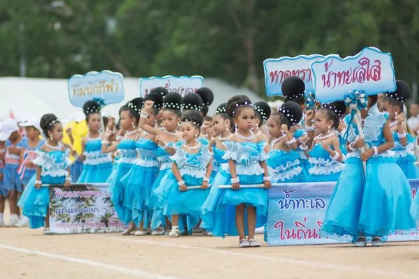 Desfile deportivo para niños — Foto de Stock