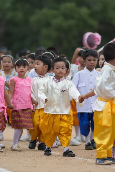 Défilé sportif enfants — Photo