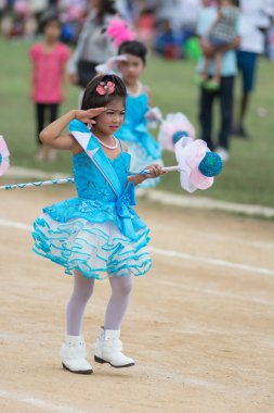 Çocuklar spor geçidi