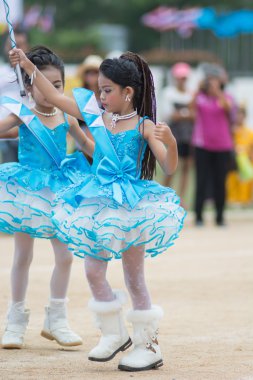 Çocuklar spor geçidi