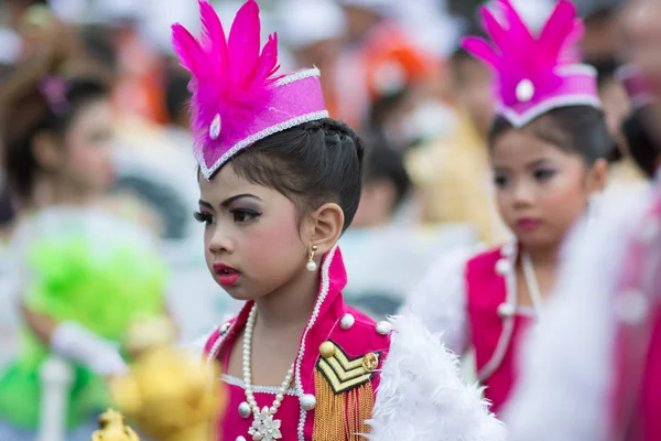 Estudiantes tailandeses durante desfile deportivo 2014 — Foto de Stock