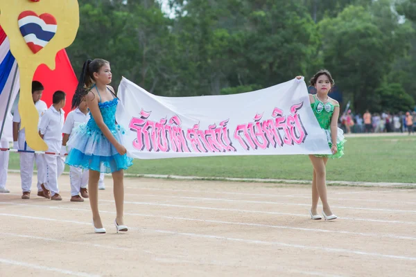 Estudiantes tailandeses durante desfile deportivo 2014 — Foto de Stock