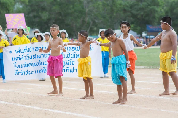 Thaise studenten tijdens sport parade 2014 — Stockfoto