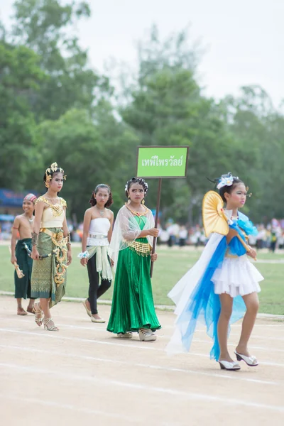 Thaise studenten tijdens sport parade 2014 — Stockfoto