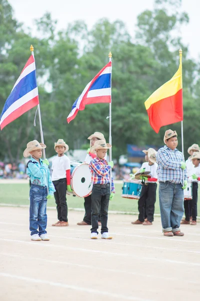 Estudantes tailandeses durante desfile esportivo 2014 — Fotografia de Stock